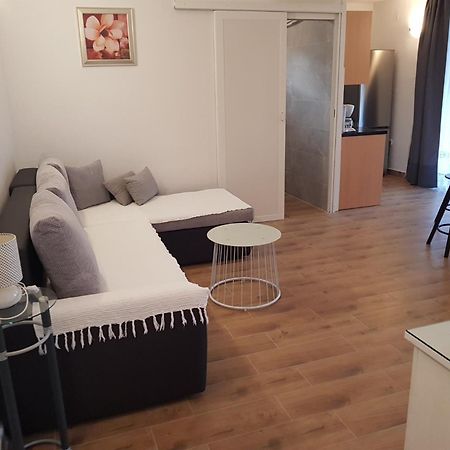 Apartments Mila Marina Εξωτερικό φωτογραφία