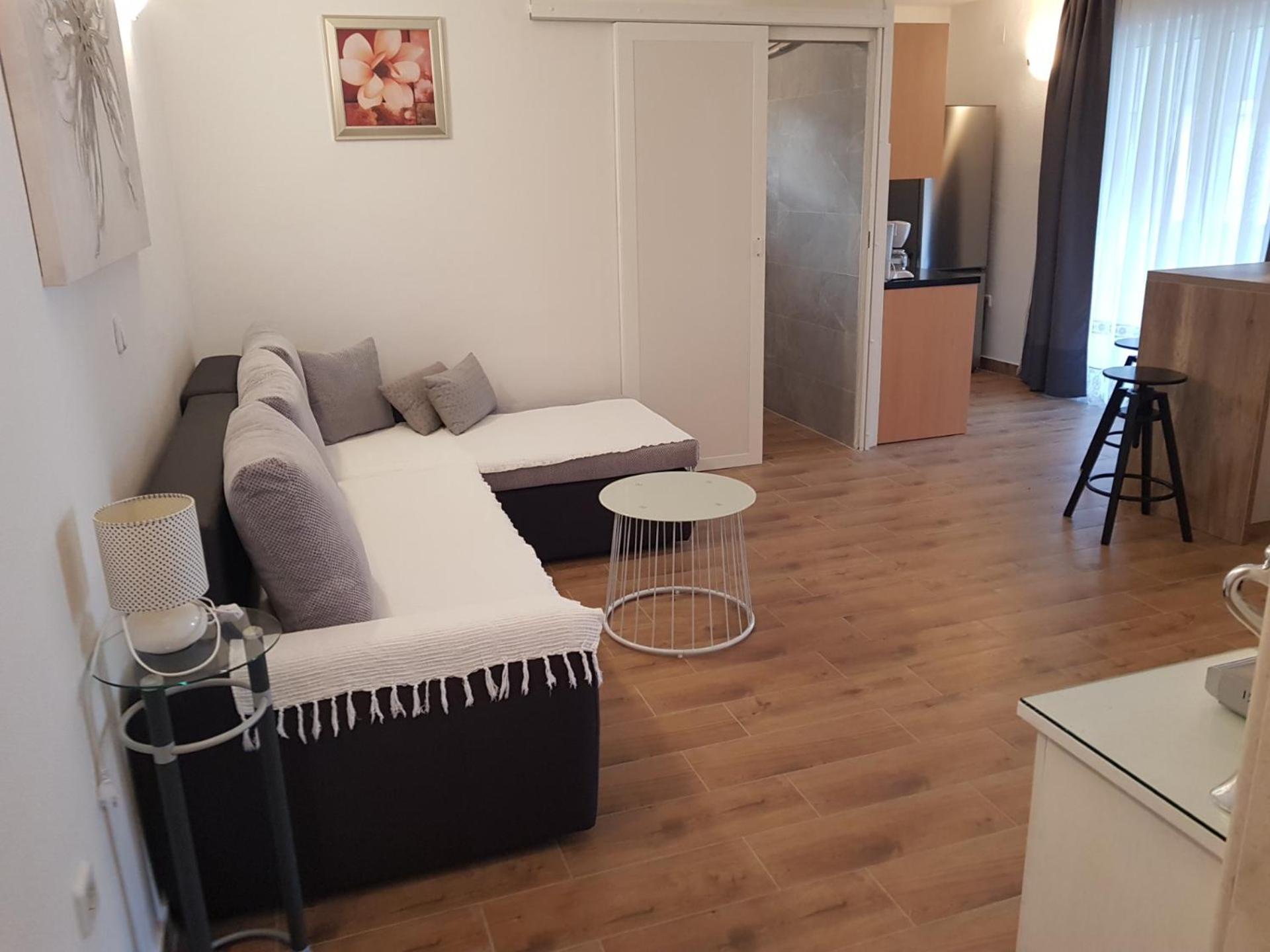 Apartments Mila Marina Εξωτερικό φωτογραφία