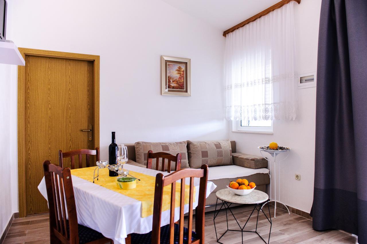 Apartments Mila Marina Εξωτερικό φωτογραφία