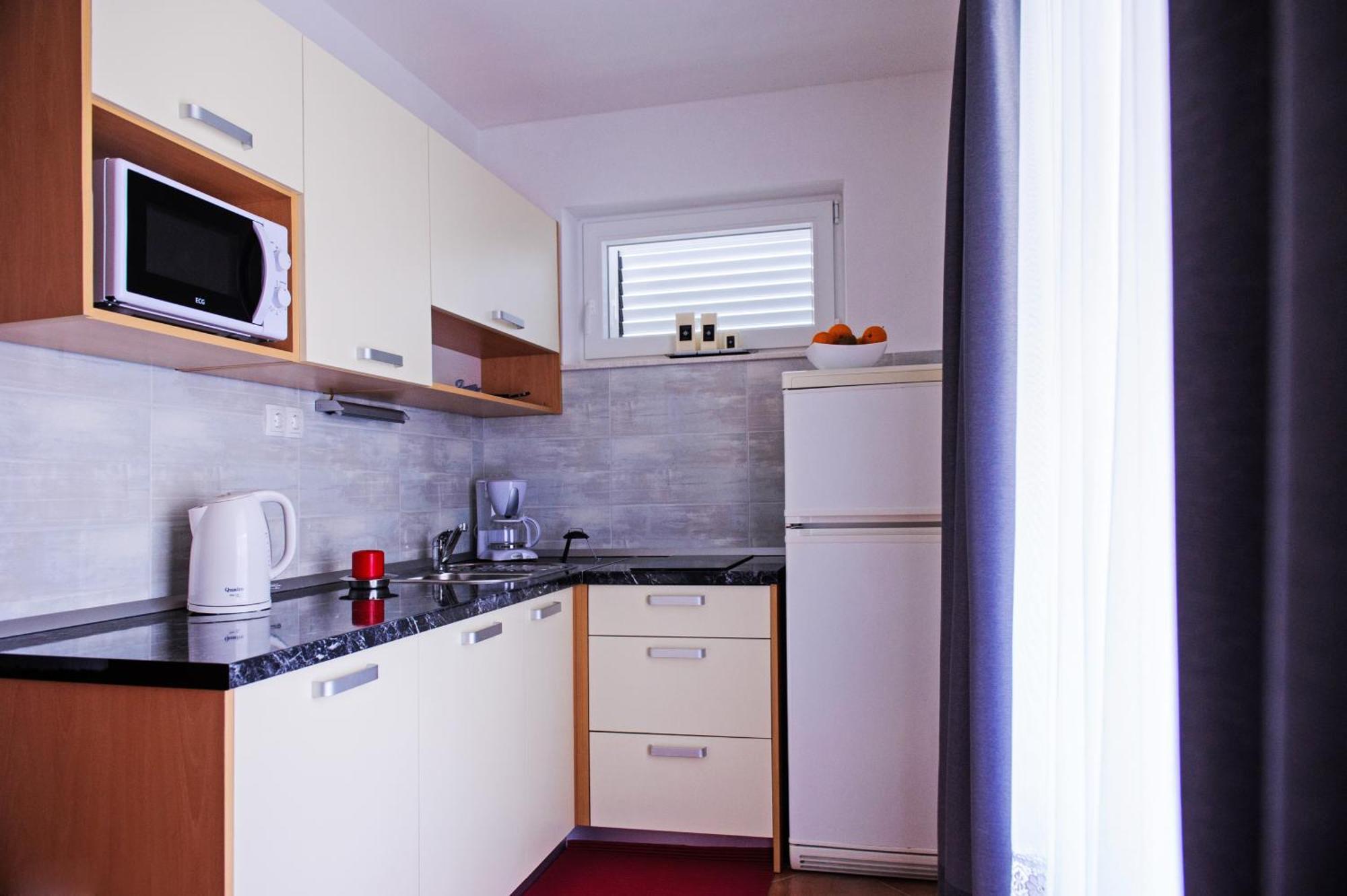 Apartments Mila Marina Εξωτερικό φωτογραφία