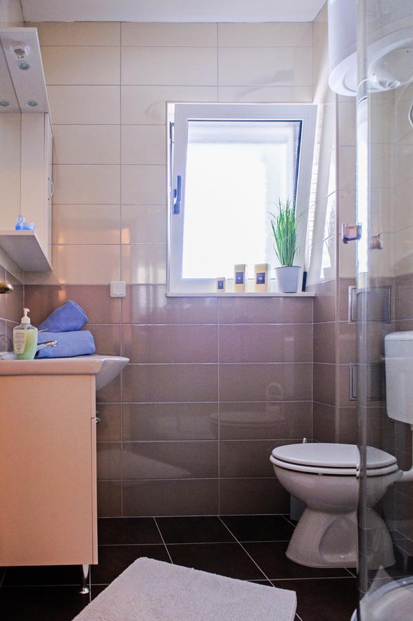 Apartments Mila Marina Εξωτερικό φωτογραφία