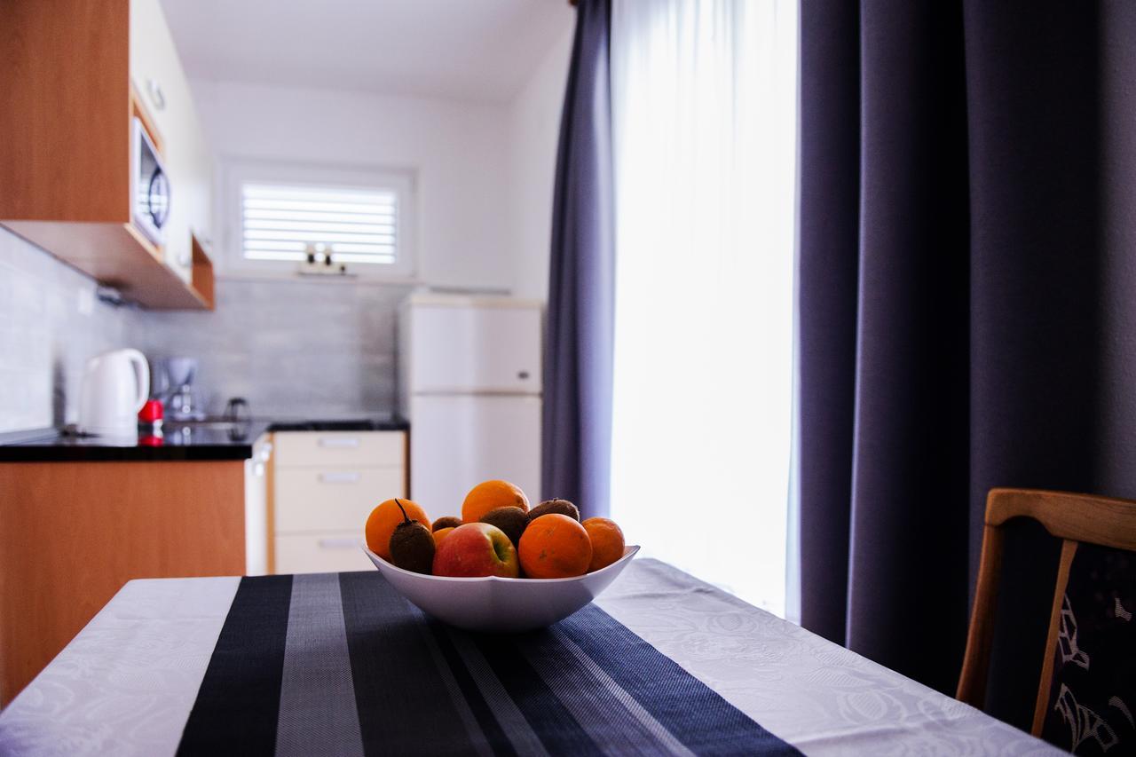 Apartments Mila Marina Εξωτερικό φωτογραφία