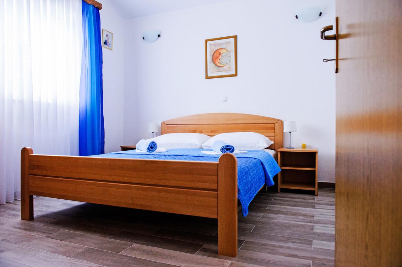 Apartments Mila Marina Εξωτερικό φωτογραφία